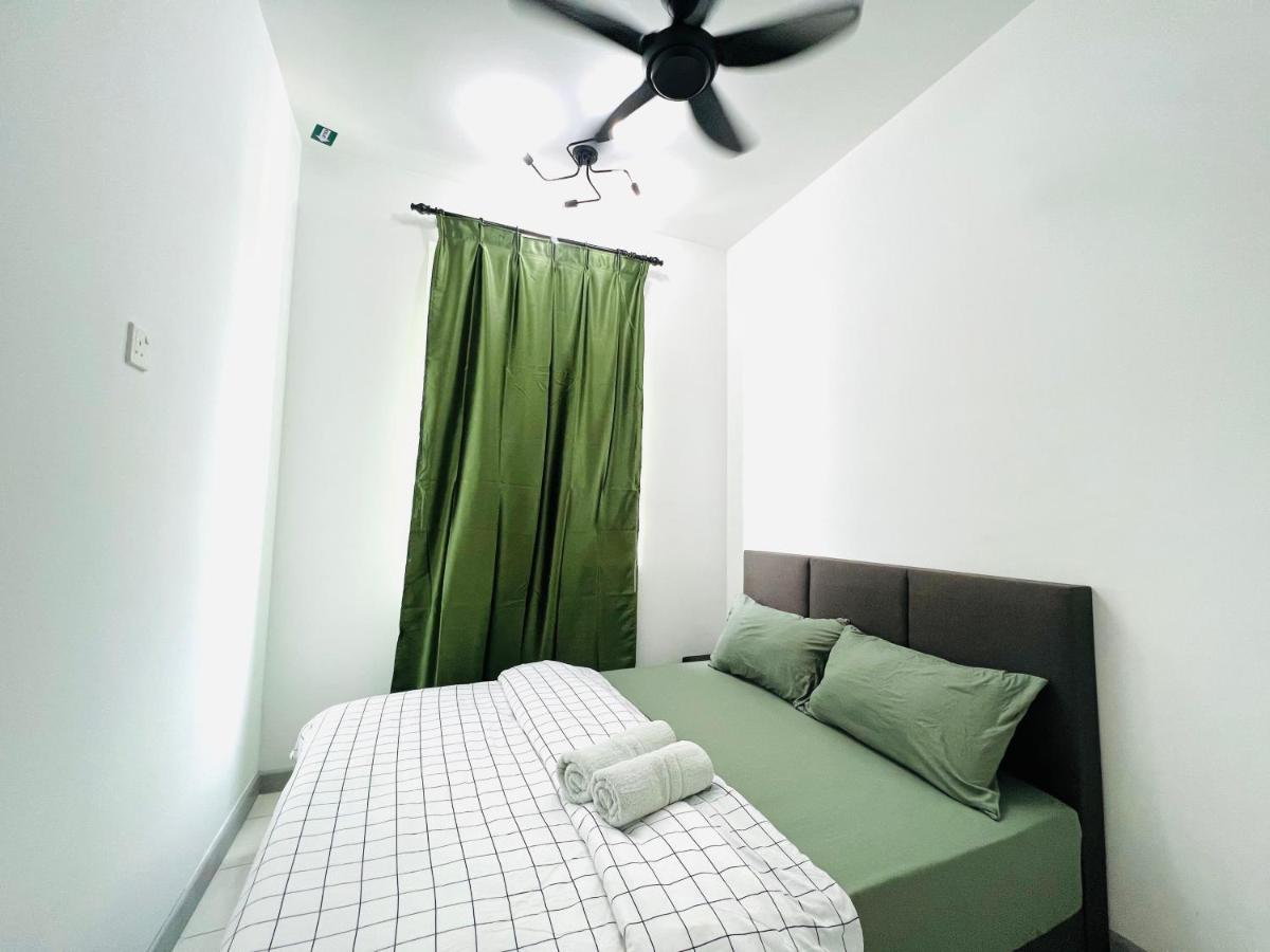 Ureshii Homestay Ladang Tanjung Kuala Terengganu With Pool Esterno foto