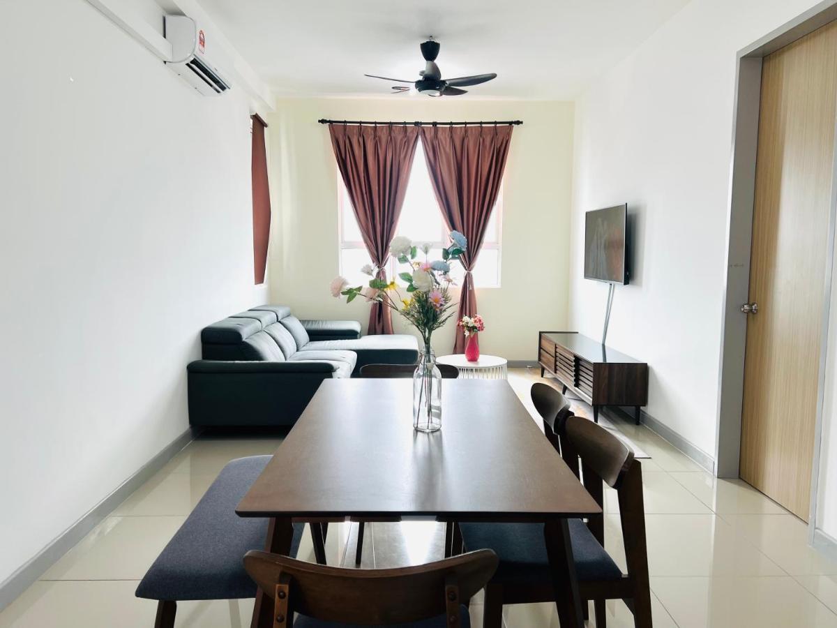 Ureshii Homestay Ladang Tanjung Kuala Terengganu With Pool Esterno foto